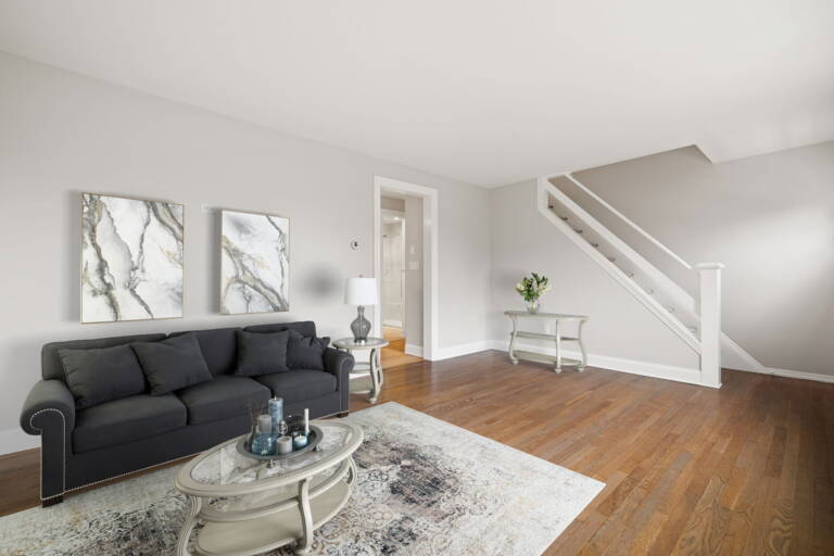 33-web-or-mls-24_Burritt_Ave_Living_Room_24-07-24_14_19